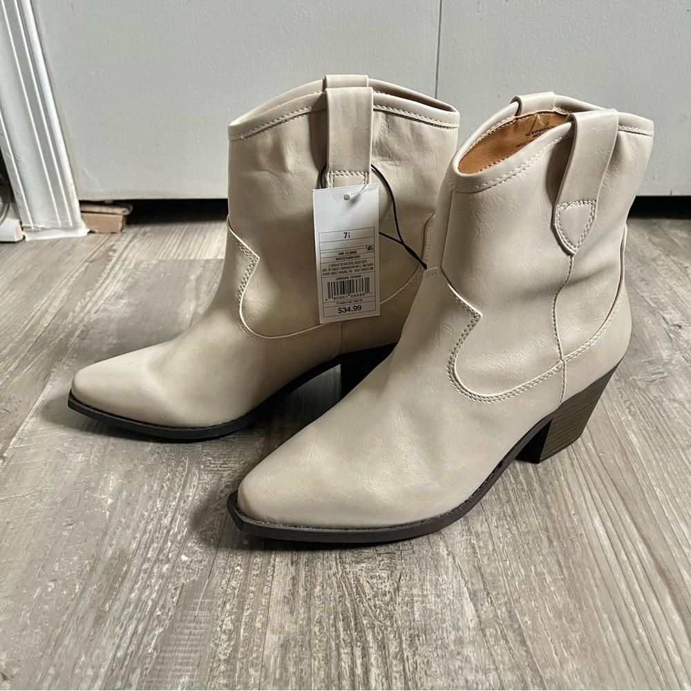 Universal Thread | Western Boot